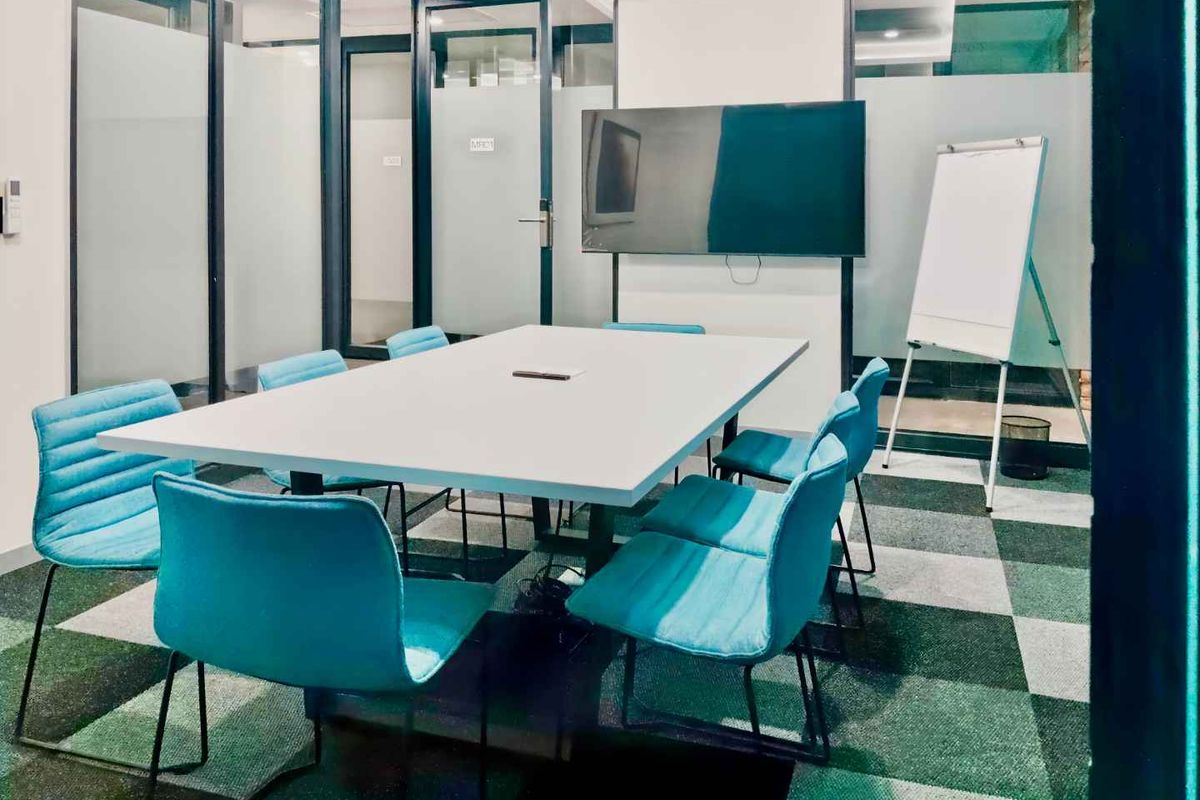 Represent your business professionally and have us take care of everything - Photo 4