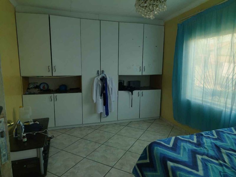 3 bedrooms house for sale in Soshanguve BB - Photo 10