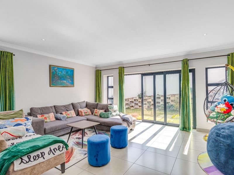 Your Dream Home Awaits in Bryanston - Photo 2