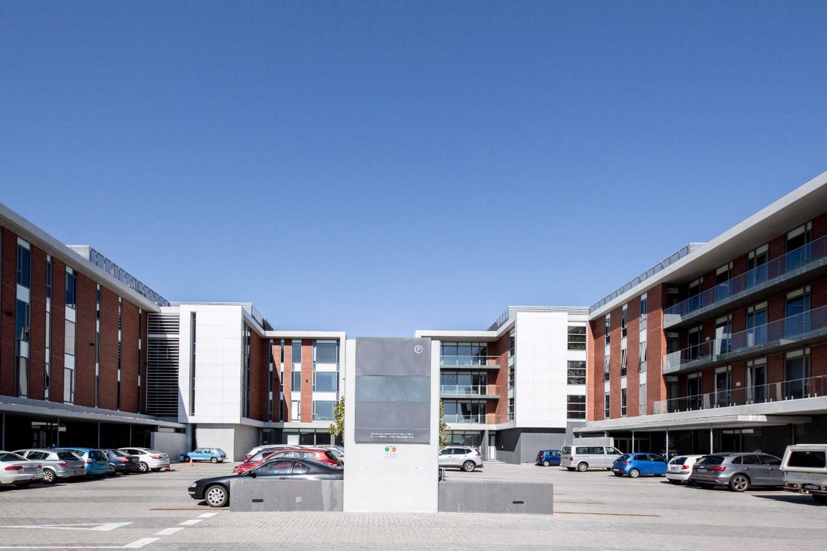 Beautifully designed office space for 1 person in Spaces Century City - Photo 2