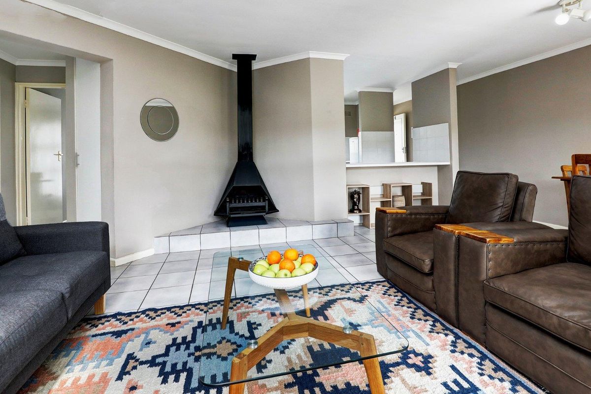 Spacious & Secure Two-Bedroom Apartment in Loevenstein - Photo 4
