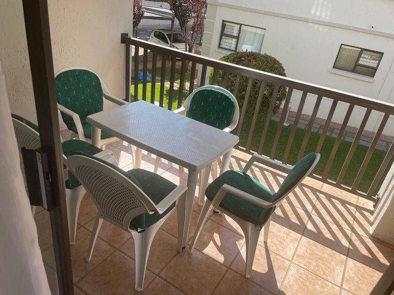 UNFURNISHED TWO BEDROOMS - Photo 7