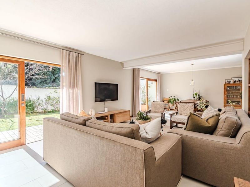 Modern 3-Bedroom Home in a Security Village - Photo 3