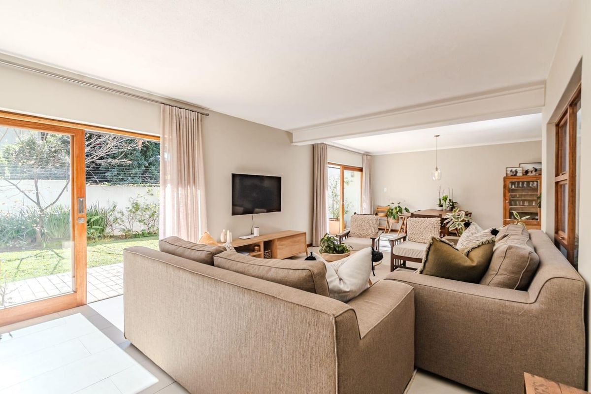Modern 3-Bedroom Home in a Security Village - Photo 3