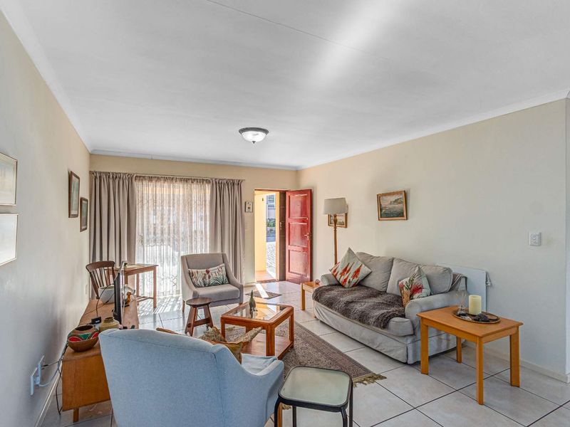 Neat and well maintained this lovely simplex is an absolute “Must view” - Photo 5