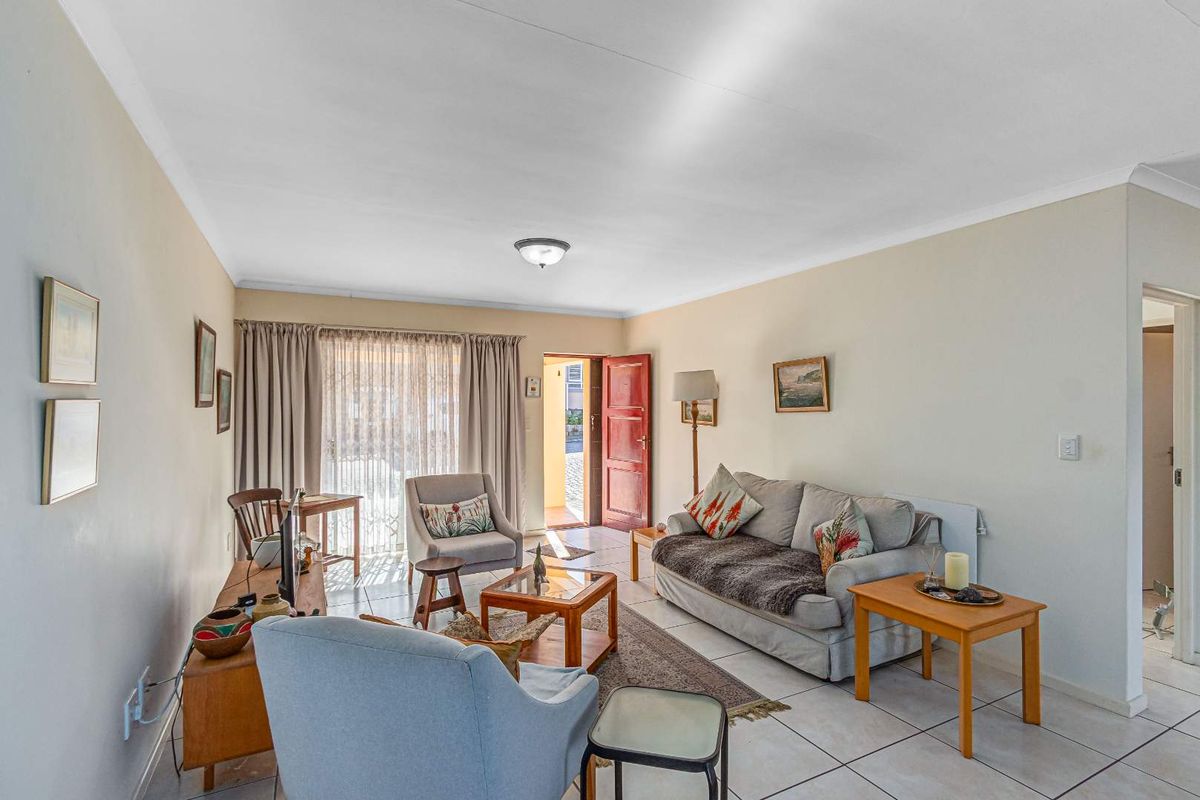 Neat and well maintained this lovely simplex is an absolute “Must view” - Photo 5