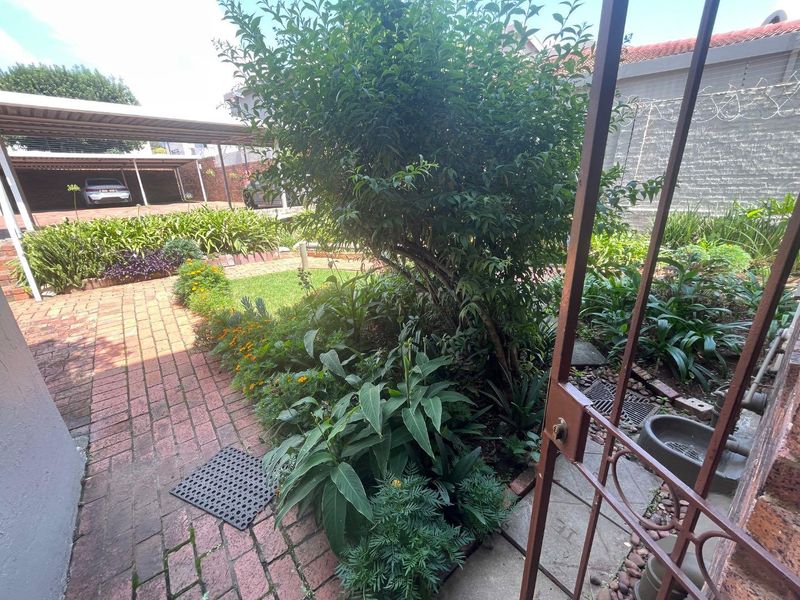 UNFURNISHED TWO BEDROOMS - Photo 7