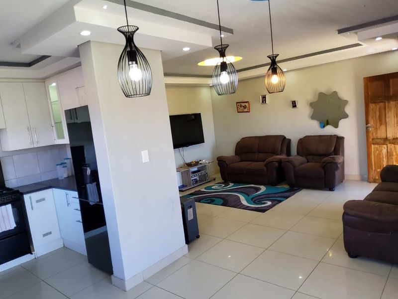 Modern fabulous spaces 3bedroom, family house, with morning fresh sea breeze,  with excellent security and big outside area - Photo 4