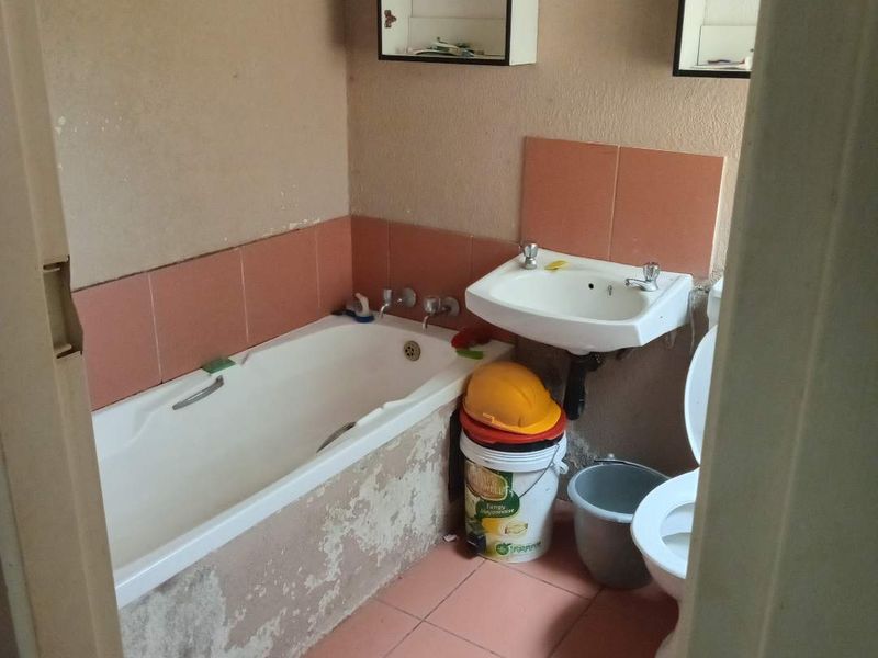 Town house available for sale - Photo 5