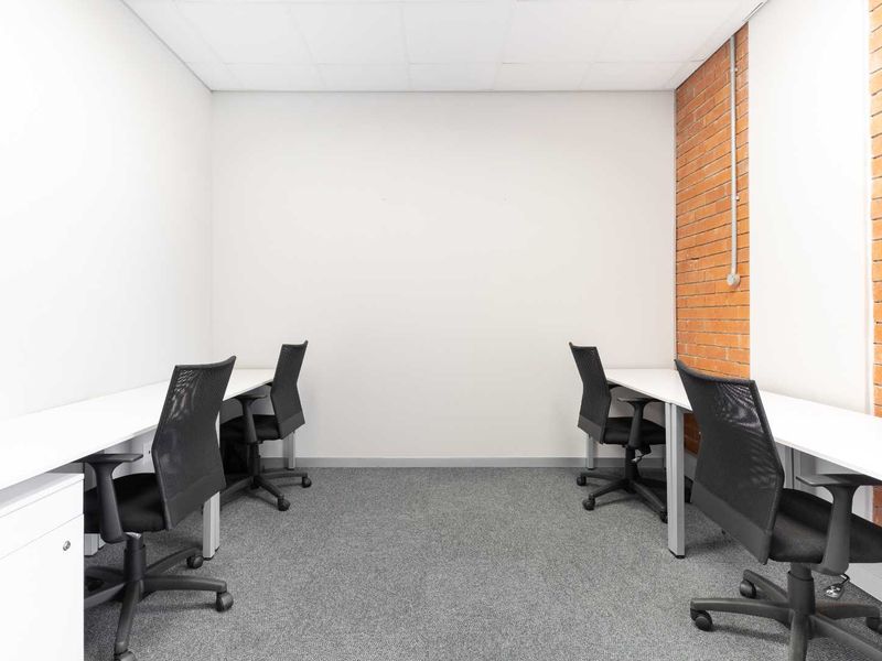 All-inclusive access to professional office space for 4 persons in Regus Black River Park - Photo 2