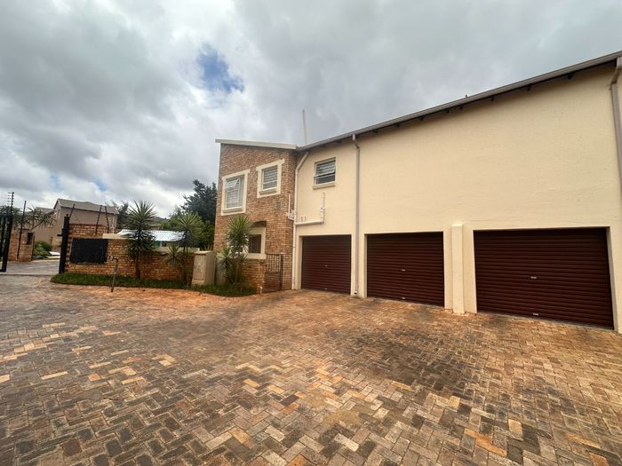 Property #2565398, Townhouse Rental Monthly in Wilgeheuwel