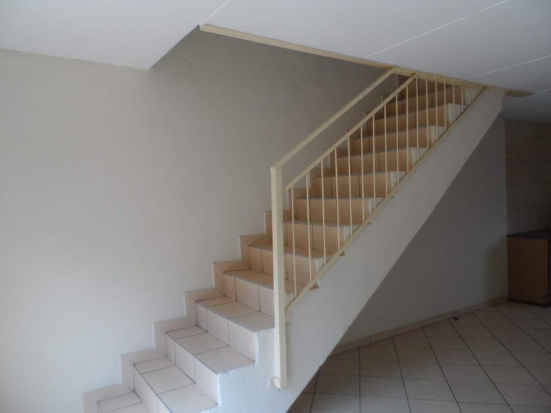 2 BEDROOM DUPLEX TO RENT IN PHILIP NEL PARK - Photo 10