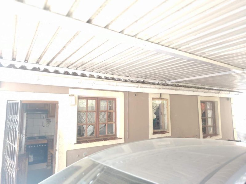HOUSE AND COTTAGE FOR SALE UMLAZI A - Photo 6