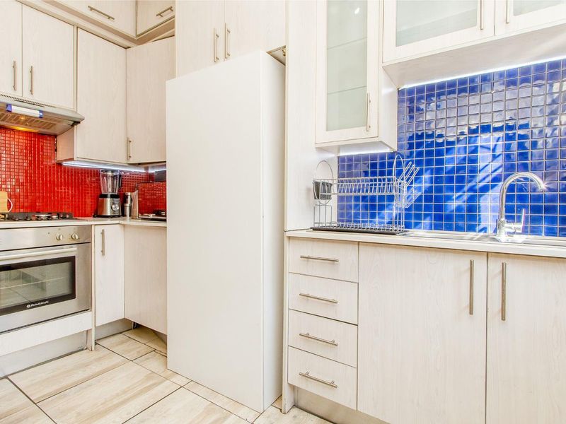 Spacious 2 Bedroom,2 Bathroom apartment in Killarney - Photo 4