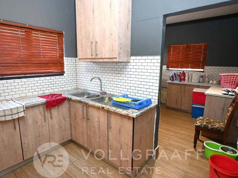 Spacious Double-Storey Family Home | Mile 4, Swakopmund - Photo 9