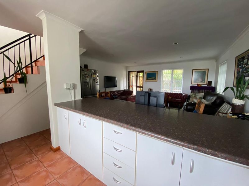 2 Bedroom Duplex Townhouse to rent in Oude Westhof - Photo 6