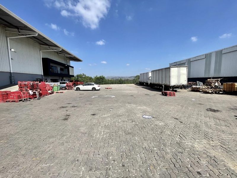 Premium 1,500 sqm Warehouse To Let – Cornubia - Photo 7