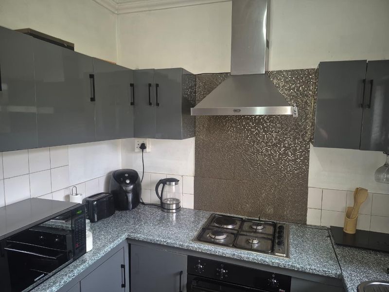 Secure and Spacious 3 Bedroom Family Home in Peaceful Hillary Durban - Photo 7