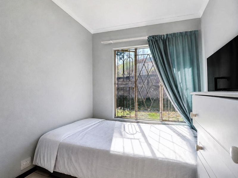 3 Bedroom Simplex - Photo 9