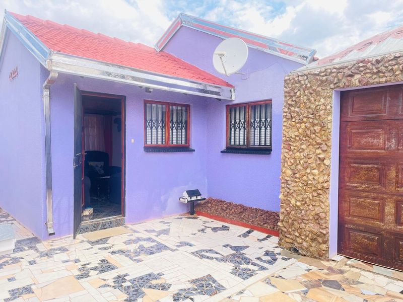 IMMACULATE HOME IN ORANGE FARM!!! - Photo 3