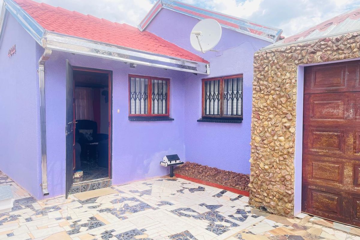 IMMACULATE HOME IN ORANGE FARM!!! - Photo 3