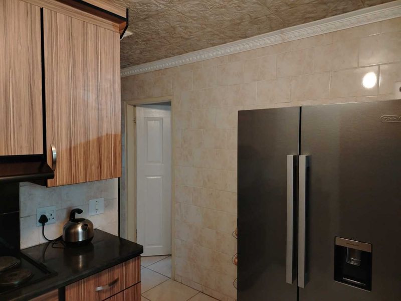 Beautiful and Neat 3 bedroom in Lotus Gardens - Photo 5