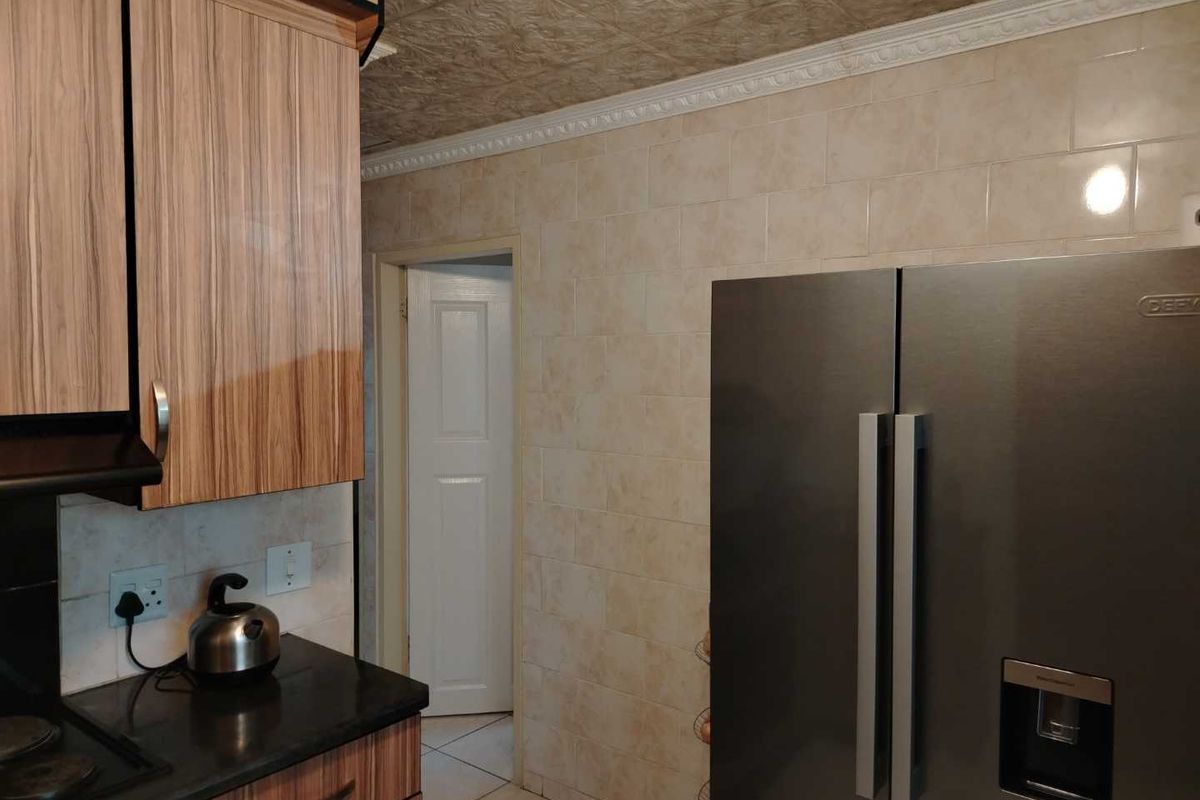 Beautiful and Neat 3 bedroom in Lotus Gardens - Photo 5