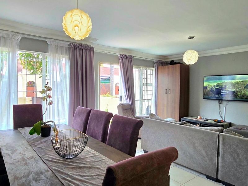 Welcome Home - Photo 8