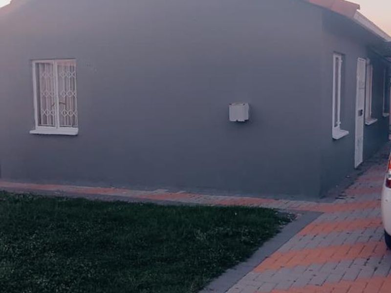 Charming 3-Bed Home in Boksburg with Top Security & Great Potential !!!! - Photo 2