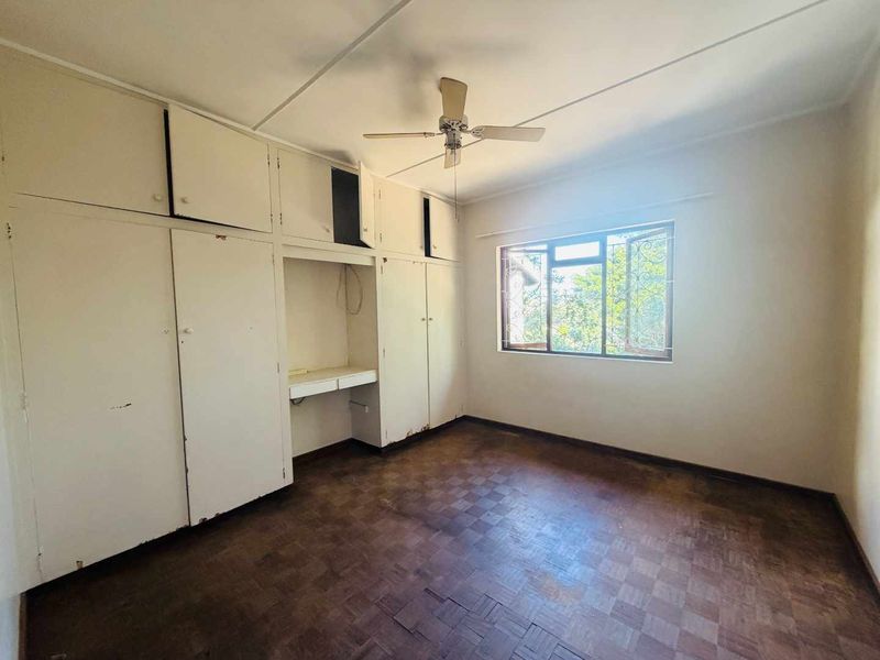 Hendra - Renovators Dream in Parkhill with endless Potential - Photo 9
