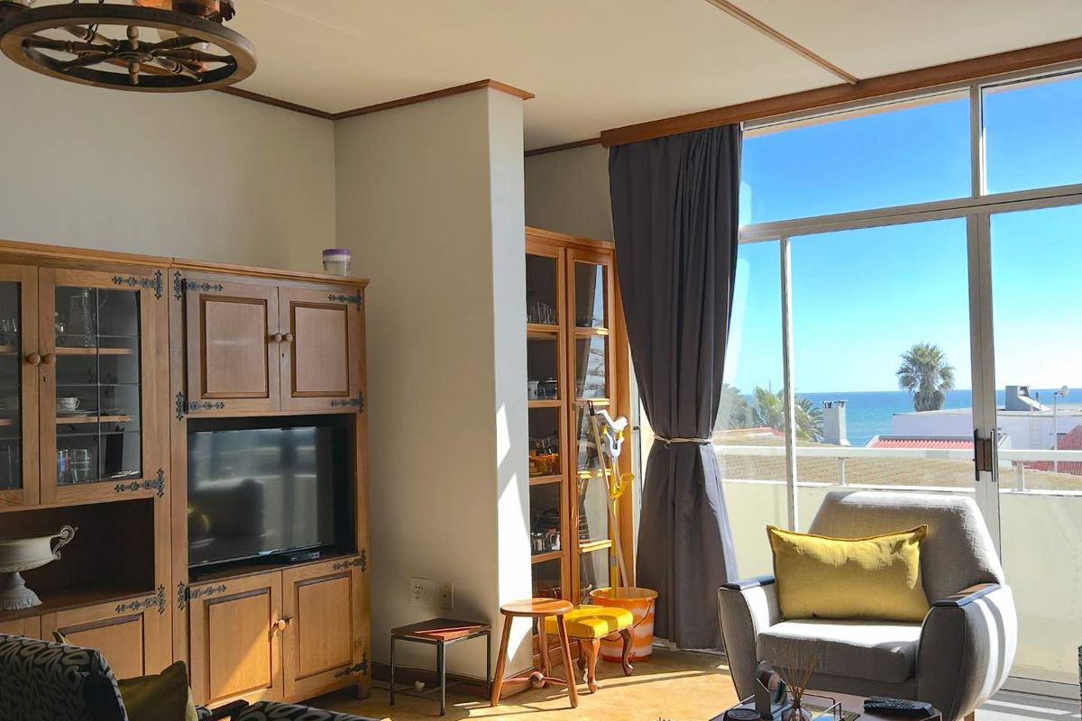 Wake Up to Ocean Views in the Heart of Swakopmund - Photo 2