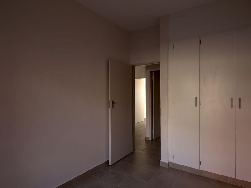 3 Bedroom / 2 Bathroom / Laundry / 1Garage / 1st floor apartment - Photo 6