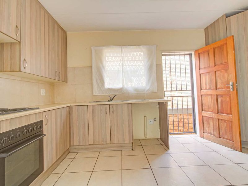 This is going to sell quick! - Photo 4