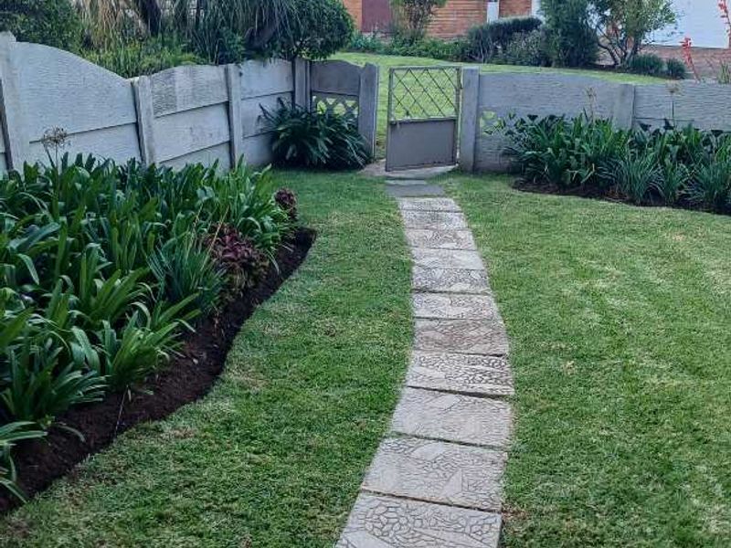 Duplex Unit with own garden - Photo 10