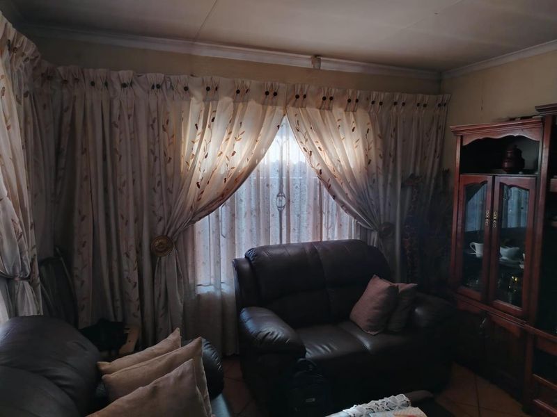 3 bedrooms house for sale in Soshanguve XX - Photo 7