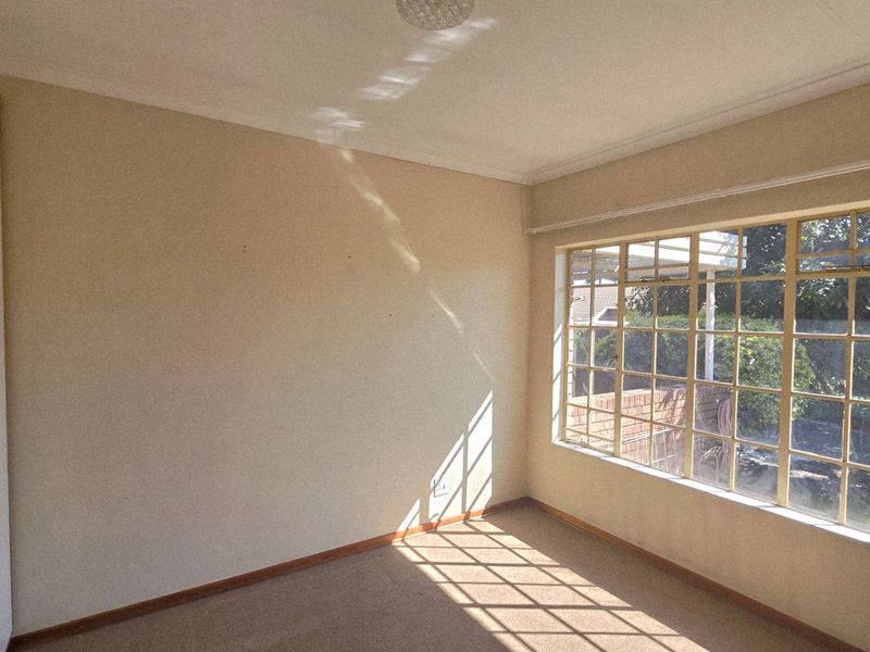Neat and spa.cious 2 Bedroom Full Title house in Secure Retirement village - Photo 10