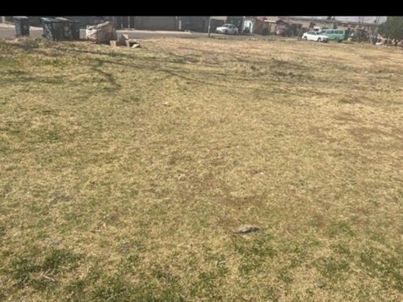 Vacant land for sale below municipal value in Jabavu Soweto - Photo 3