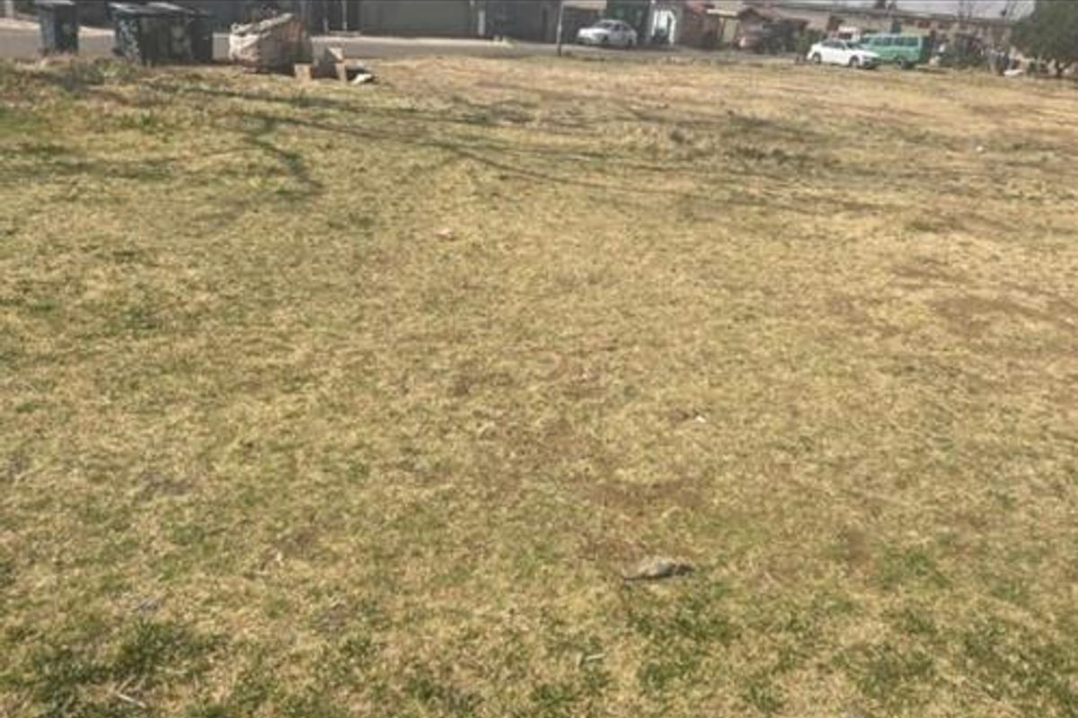 Vacant land for sale below municipal value in Jabavu Soweto - Photo 3