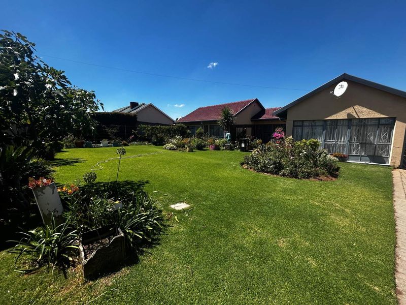 4 bedroom home for sale in roodepoort - Photo 4