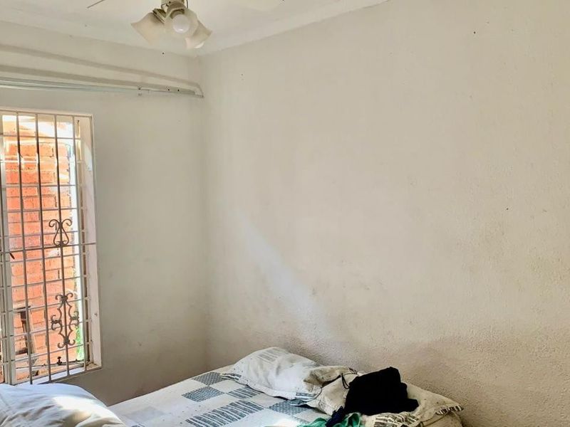 **Charming 3-Bedroom Home in Ormonde Complex**with outside room and toilet - Photo 6