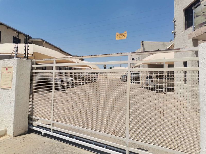 TOWNHOUSE | UPPER FLOOR LEVEL | ELDORADO GARDENS | KHOMASDAL - Photo 2