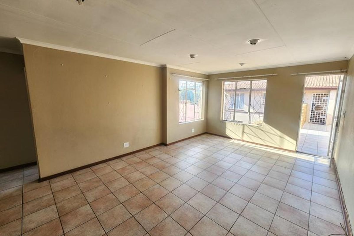 2 Bedroom Townhouse for Sale in New Redruth - Photo 4