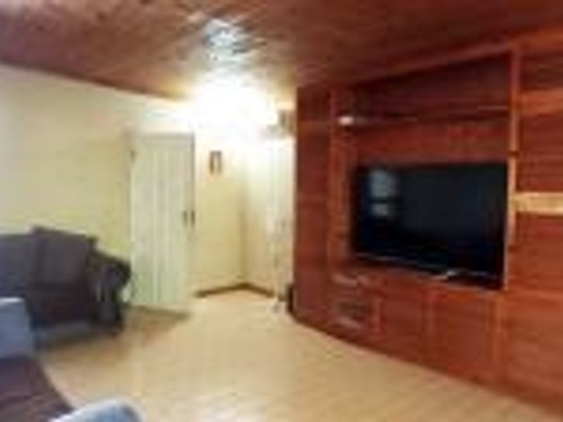 Spacious 3 bedroom Family Home with Braai room - Photo 4