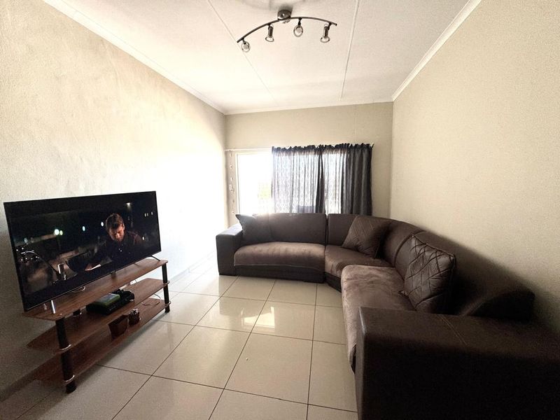Sectional Titile Unit For Sale In Hochland Park - Photo 8