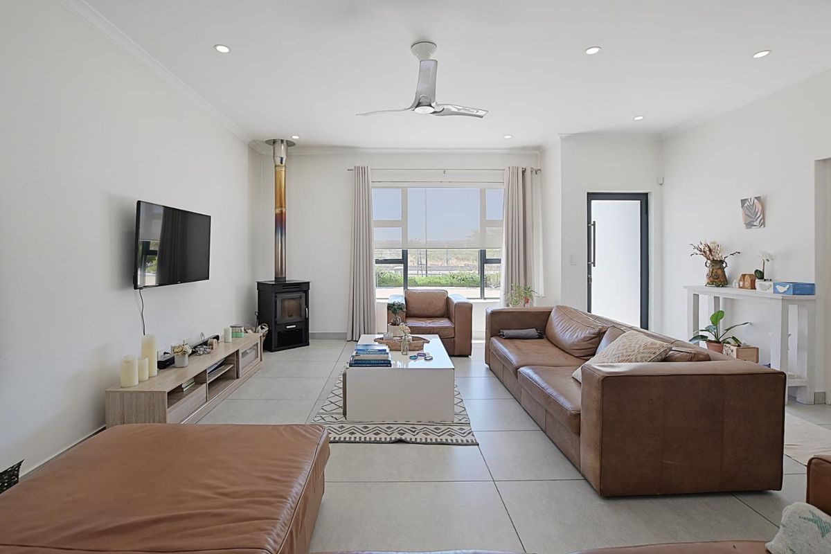 Stunning Single-storey Home in Sought-After Sagewood Lifestyle Estate - Photo 5