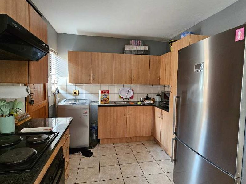 4 bedroom charming townhouse - Photo 4