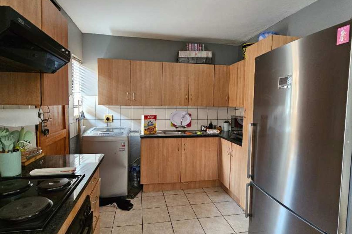 4 bedroom charming townhouse - Photo 4