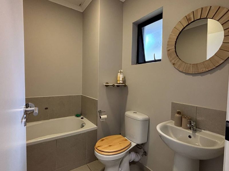 Furnished Modern Apartment for Rent at The Woods Estate - Photo 7