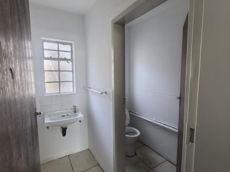 Retail business space To Let at Jacaranda Court - Photo 5