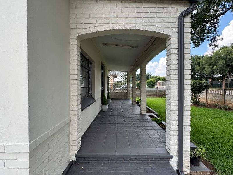 Quaint Neat Family Home for sale - Photo 4